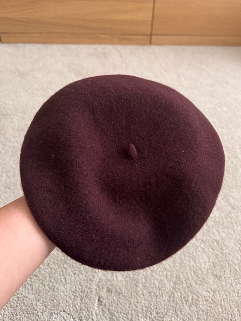 Uniqlo Classic Women's Wool Beret in Burgundy
